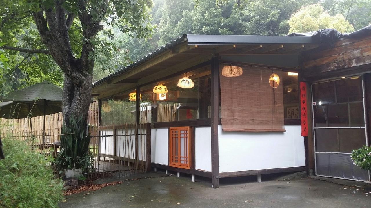Bright Moon Homestay Dongshi  Екстер'єр фото